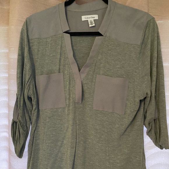 Large Calvin Klein top - Picture 1 of 3